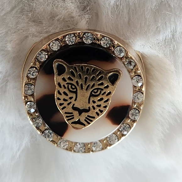 Leopard Wild Cat Stretchy Ring with Crystals - Picture 5 of 9